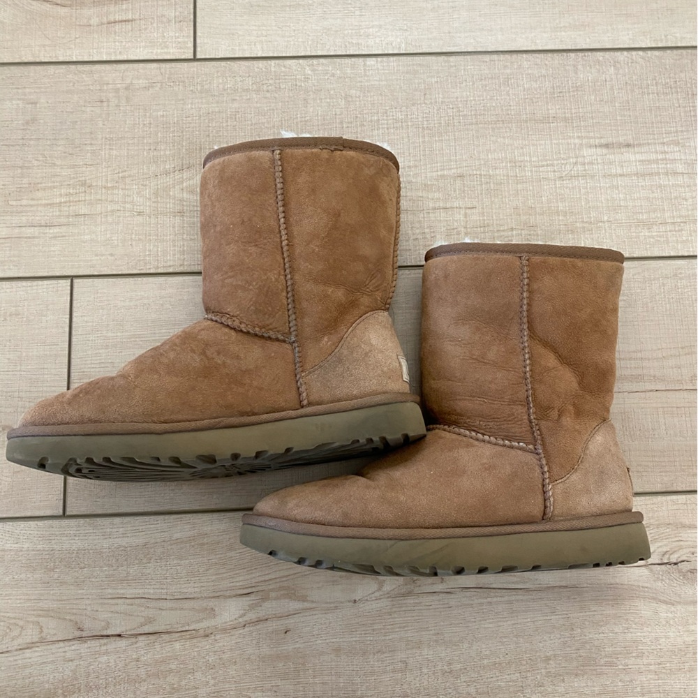 UGG Classic Mini 2
